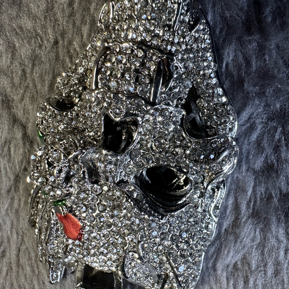 Silver crystal  Skull Pendant - Picture 3 of 11